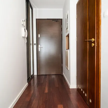 Totu Sea Towers Apartment